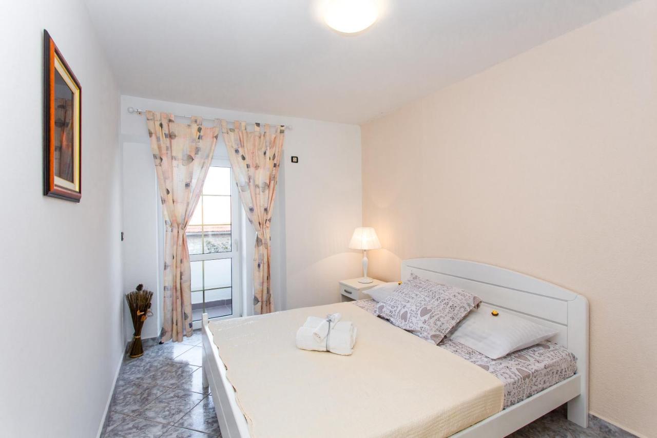 Apartments Desiree 수티반 외부 사진